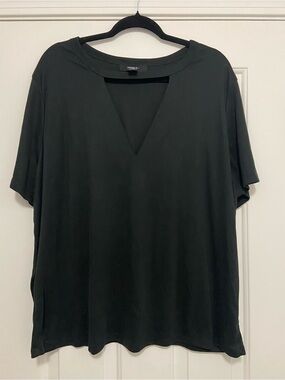 Forever 21 Women’s Plus 3X Black Short Sleeve V-Notch Tee